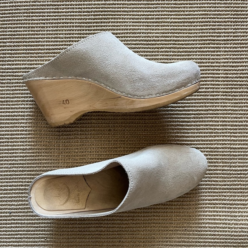 No. 6 Wedge Clog